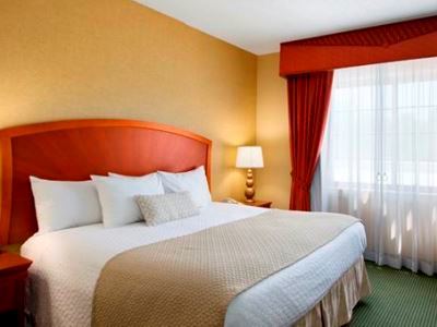 Embassy By Hilton Airport 4*